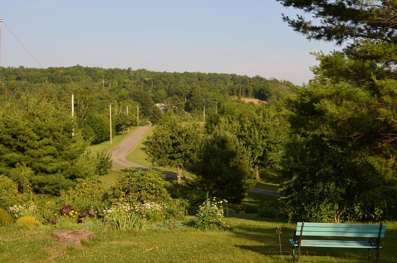 Still Point Lodge Deep Brook Экстерьер фото