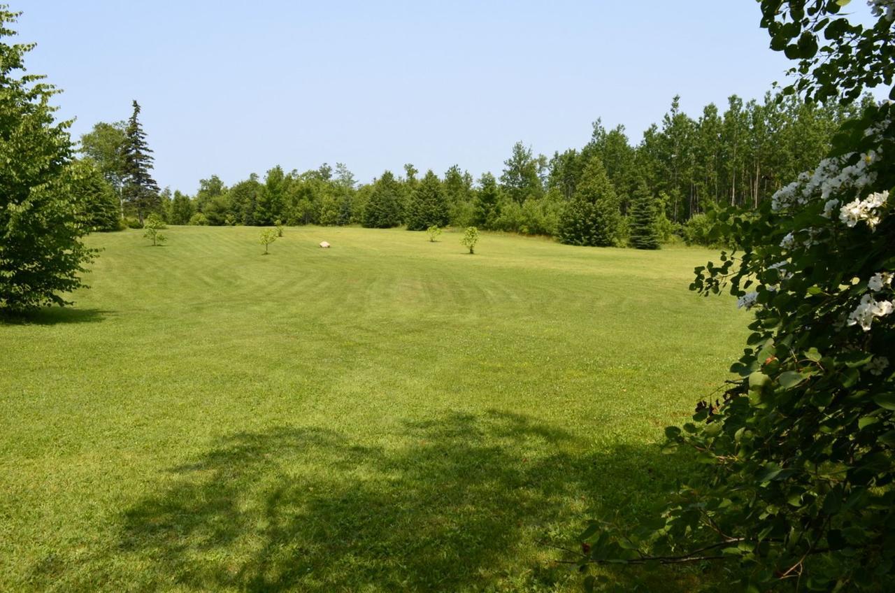 Still Point Lodge Deep Brook Экстерьер фото