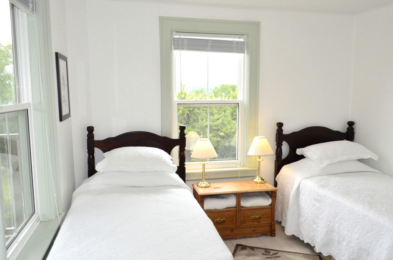 Still Point Lodge Deep Brook Экстерьер фото