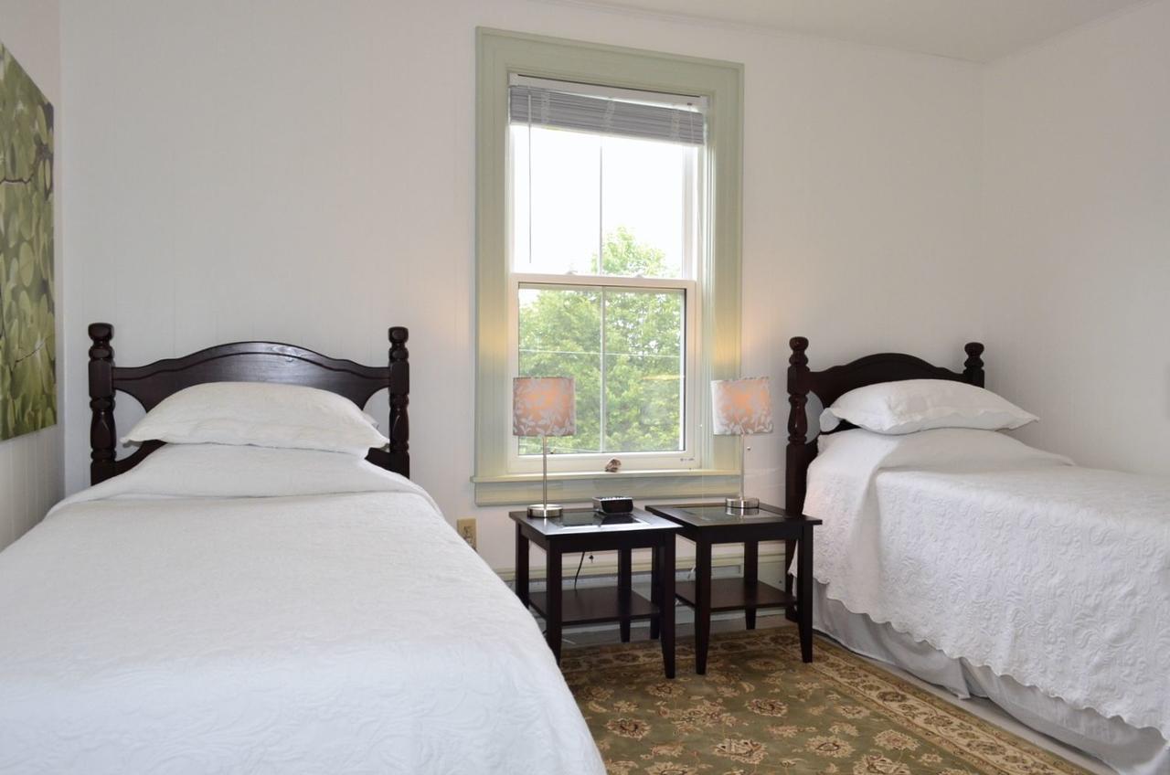 Still Point Lodge Deep Brook Экстерьер фото